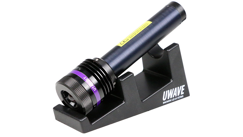UTARGET is a manual, easy-to-handle & powerful UV LED spot for UV curing and bonding processes