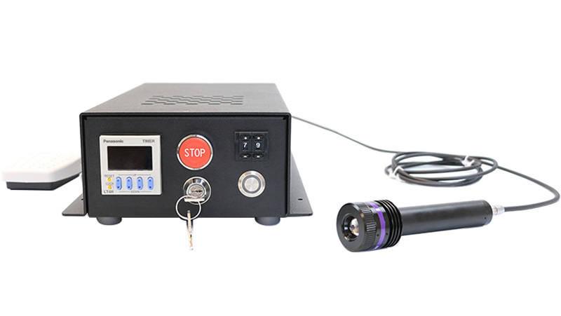UTARGET, UV LED spot, in its automated version with a power supply unit UPOWER to control curing parameters (time and power).